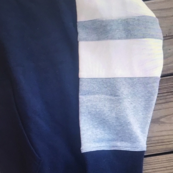 Under armour women’s black hoodie jacket - Picture 3 of 5